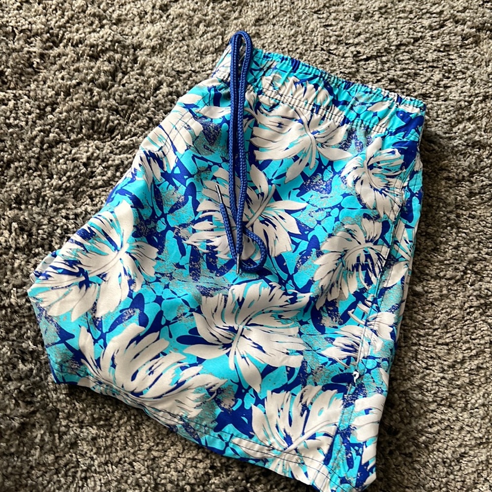 Men’s swim trunks